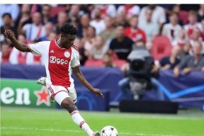 转折点阿贾克斯造点机会，德甲关键时刻攻防权衡，震撼外界，资深球员宣示担当的简单介绍