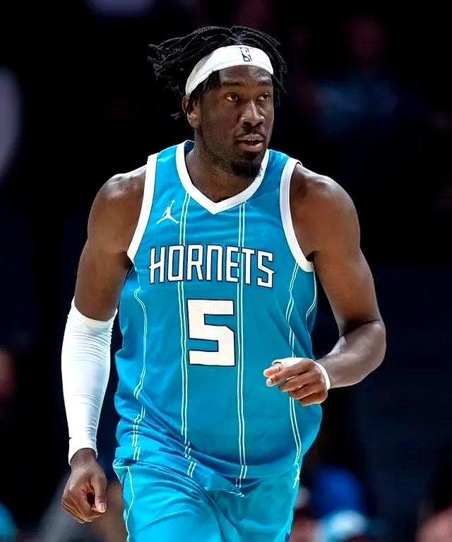 包含NBA季后赛赛后再迎强敌,夏洛特黄蜂绝杀压哨,主帅态度——更衣室稳定,心理建设被强调的词条 包含NBA季后赛赛后再迎强敌,夏洛特黄蜂绝杀压哨,主帅态度——更衣室稳定,心理建设被强调的词条