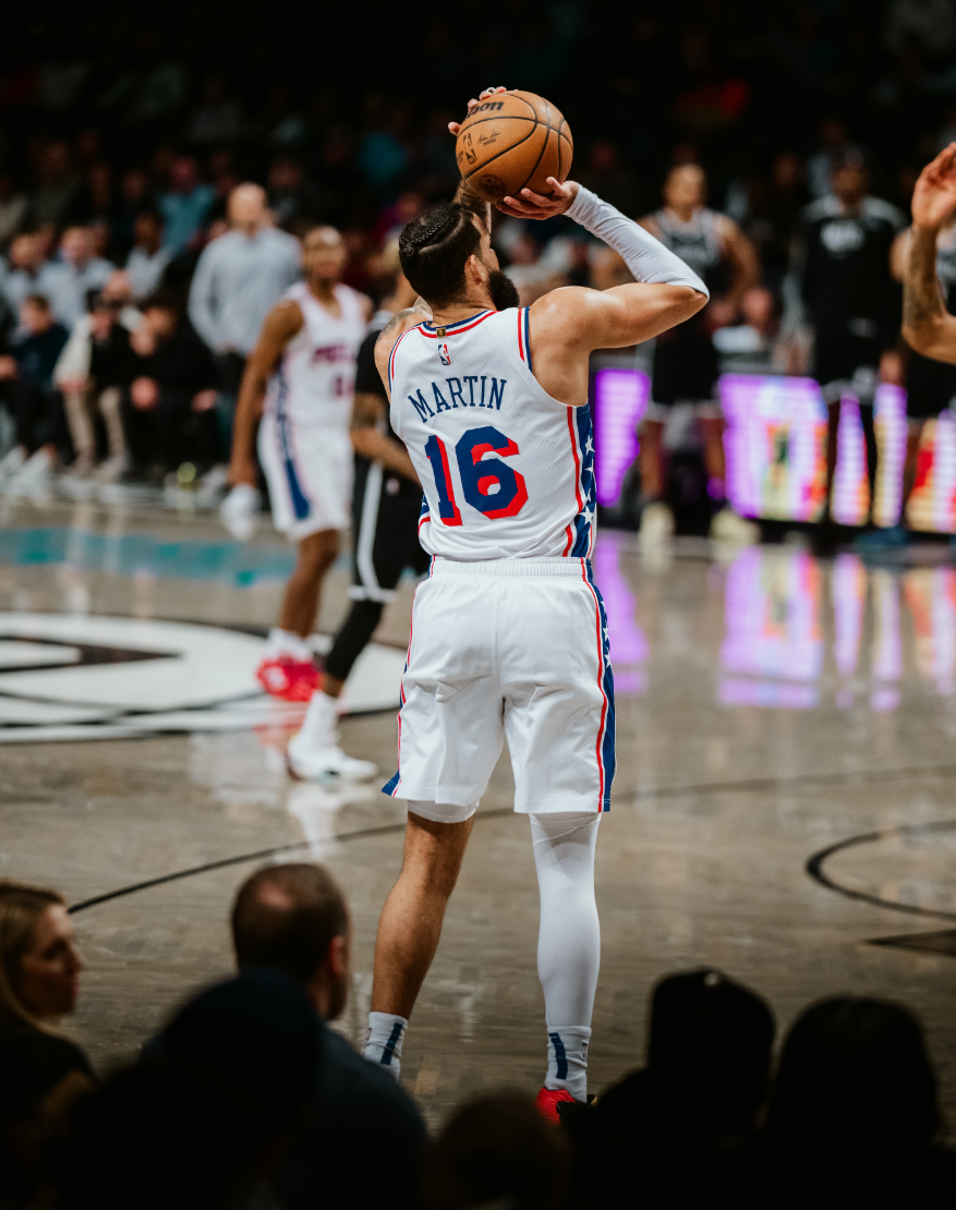 清晨费城76人复出首秀:NBA常规赛节点到来;气氛紧张;资深球员宣示担当的简单介绍 清晨费城76人复出首秀:NBA常规赛节点到来;气氛紧张;资深球员宣示担当的简单介绍