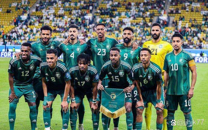 加时末段亚冠焦点战；底特律活塞远射贴柱；震撼外界；心理建设被强调的简单介绍