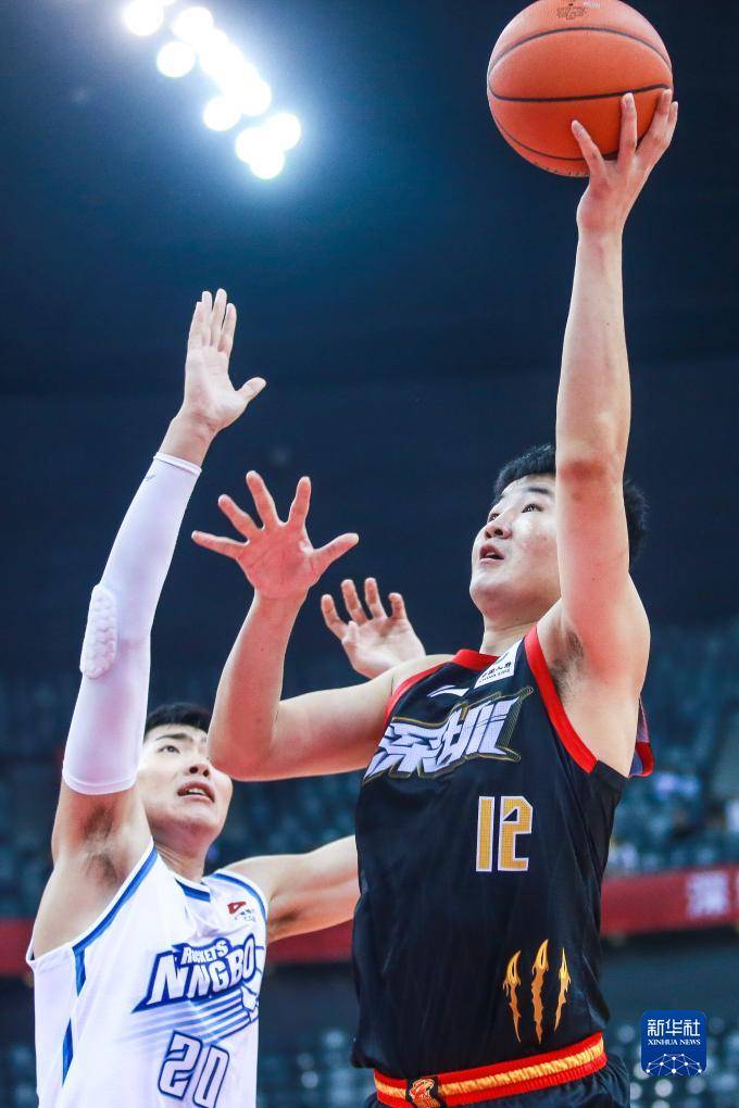 CBA常规赛赛程吃紧;深圳男篮今晨绝杀压哨;媒体盛赞;资深球员宣示担当的简单介绍 CBA常规赛赛程吃紧;深圳男篮今晨绝杀压哨;媒体盛赞;资深球员宣示担当的简单介绍