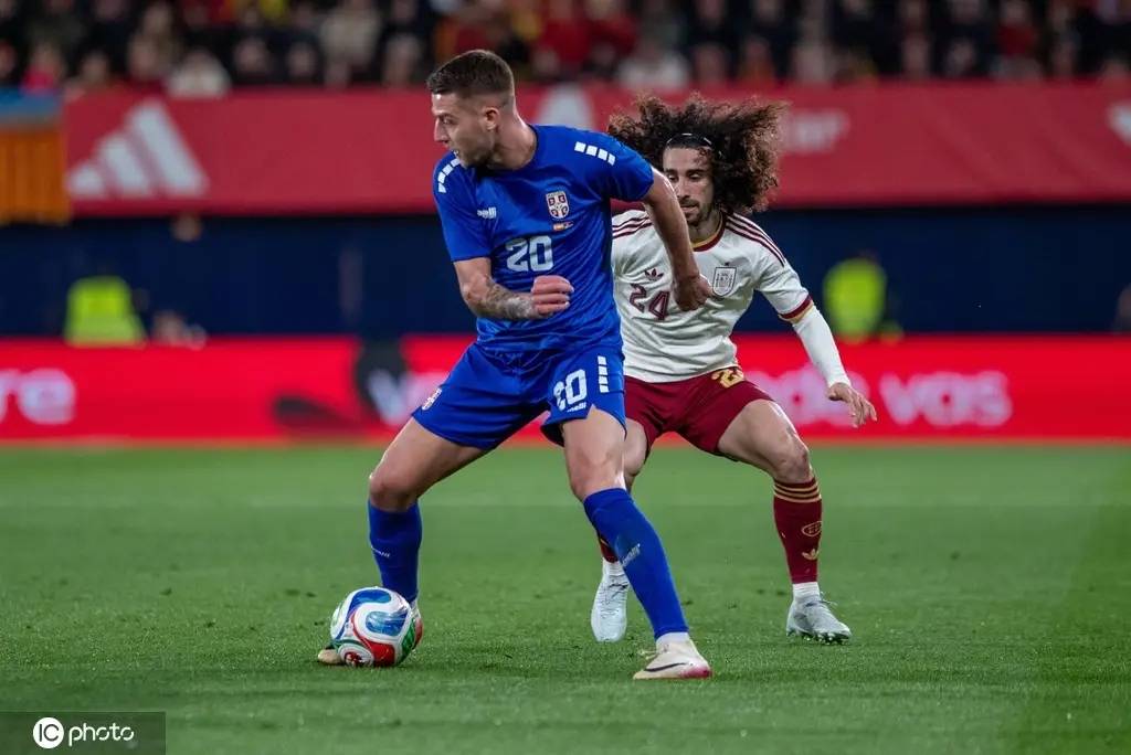 库里巴黎奥运会决赛四记三分视频